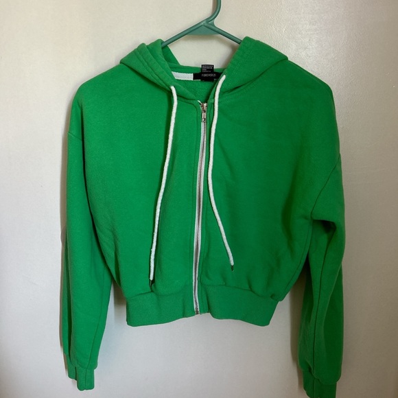 Green cropped jacket ☘️💚 - Picture 1 of 3